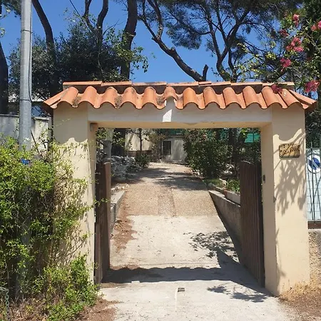 Le Clos Des Grillons Cassis